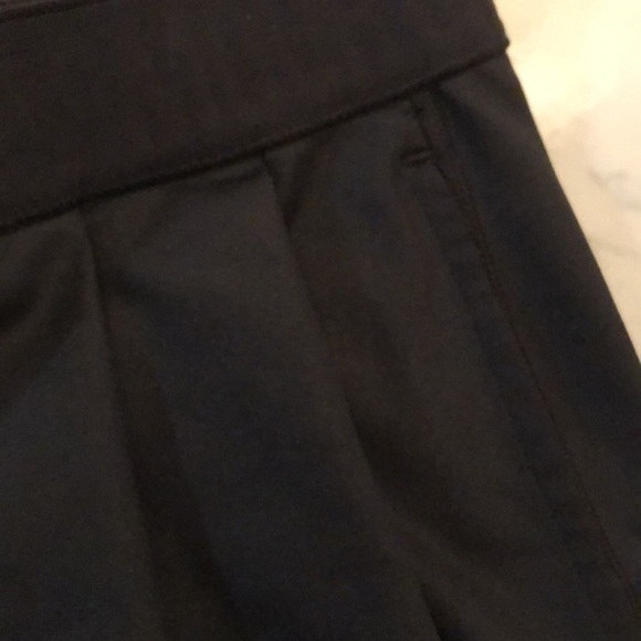 Under armour heat gear black stretchy ankle pants. EUC - Picture 4 of 4